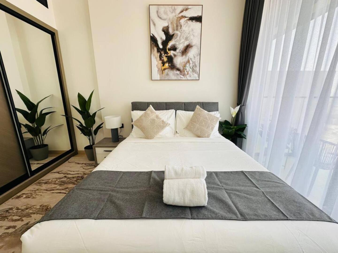 Apartment Stylish Brand-new 1br *